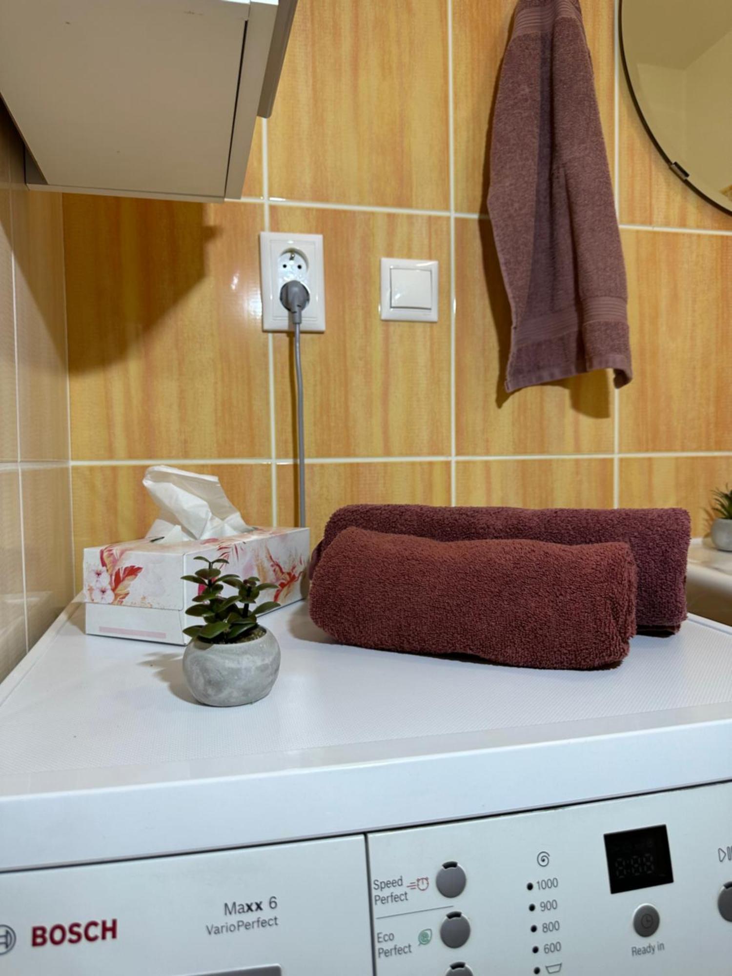 Cozy Apartment With Nice Balcony Seating, 9Th Floor, Parking Братислава Экстерьер фото